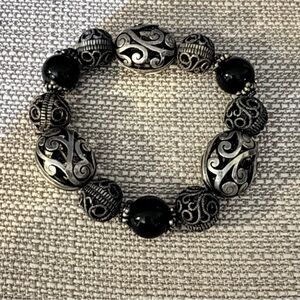 Elegant Black and Silver Toned Beaded Stretch Bracelet NWOT | Offers & Bundles
